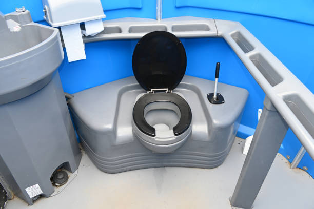 Portable Toilet Options We Offer in Lake Camelot, WI